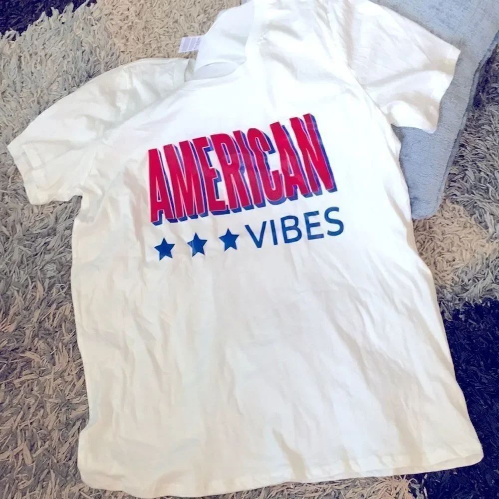 AMERICANāVIBESĀ Teeā
- Picture 4 of 8